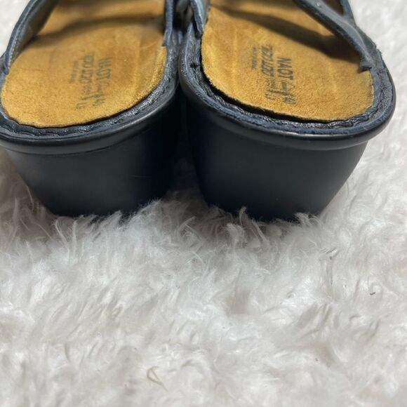 Naot leather Grayish Blue straps Sandals .silver studs & Bleu gems accen… - Picture 5 of 11